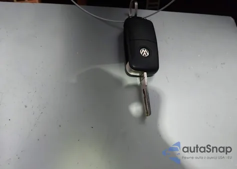 2011 Volkswagen Gti 2-Door z USA, uszkodzony, nr VIN WVWEV7AJ8BW057618